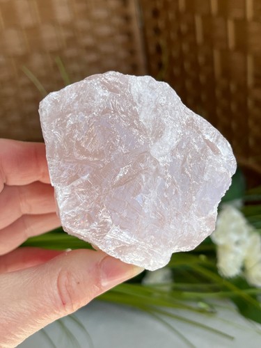 Rose quartz crystal - rose, raw