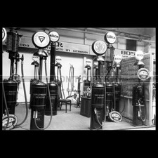 Photo A.029654 PETROL GAS PUMP