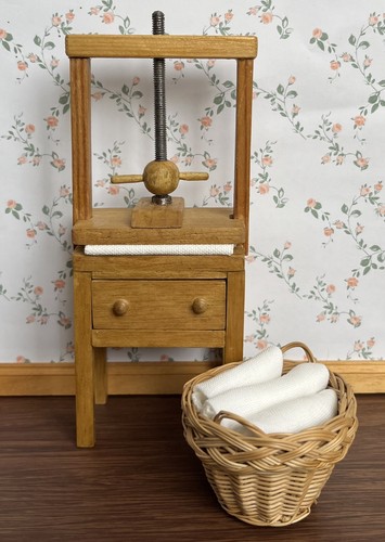Dolls house carolyn robinson - carolyn,