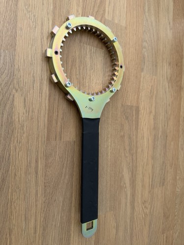 Ducati dry clutch removal tool - dry,