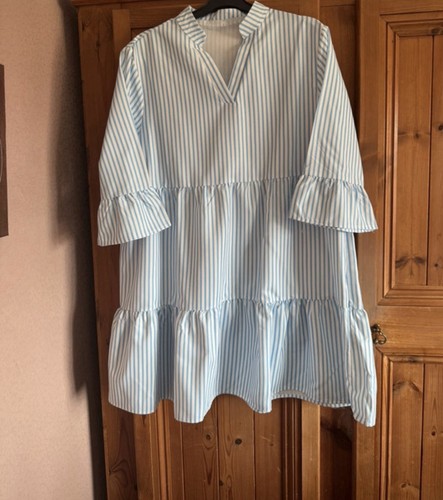 Blue white tiered style - blue,