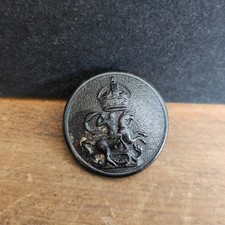 KINGS CROWN QUEEN VICTORIA RIFLES BLACK HORN BUTTON 25mm