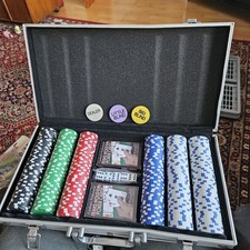 Poker Chips Set [300] in Aluminium Case + 2 Decks of Cards-Silver + 5 Dice -GT45
