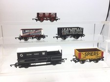 Hornby R6290 OO Gauge Set of 5