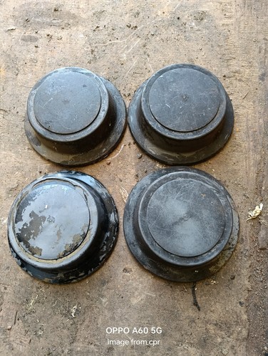 Set plastic hub nut cvrs - hub,