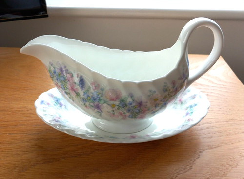 Wedgwood angela fluted - wedgwood, gravy