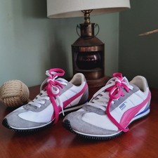 NWOT Puma Speeder White Pink