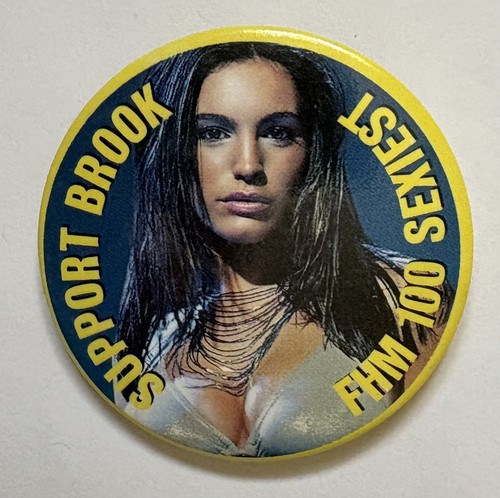Kelly brook vintage pin button - kelly,
