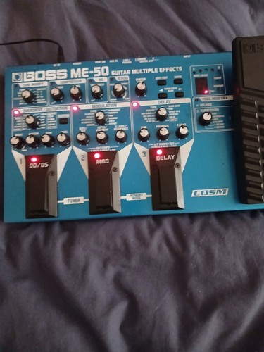 Boss guitar - me-50,