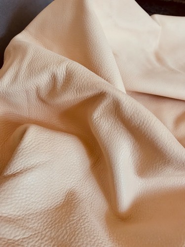 Light beige natural colour - light,