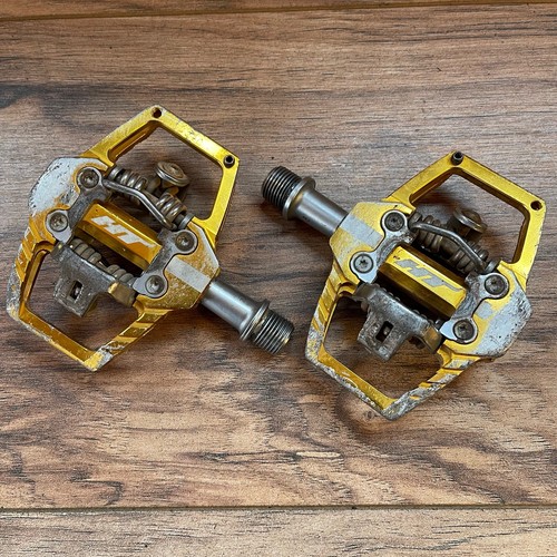 Clipless mtb pedals - clipless, worn