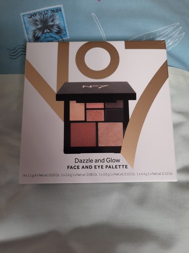 Boots no7 dazzle and - and, face