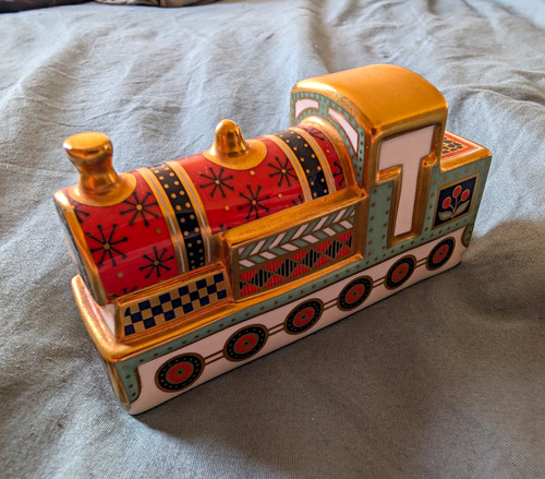 Royal crown derby treasures - crown,