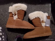 Beige Suede Fur Lined  Boots, Size 6 - Plenty Of Leg Room