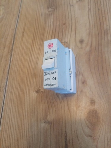Wylex amp mcb push plug - amp, in