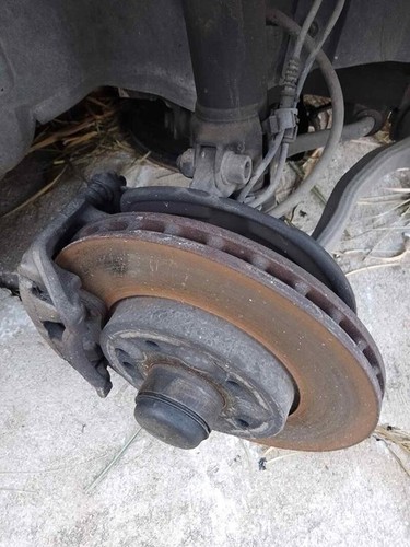 Front right wheel hub - wheel,