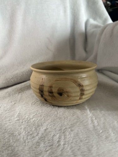 Vintage studio pottery bowl - studio,
