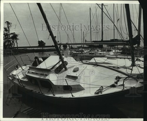 Press photo hurricane damaged - press,