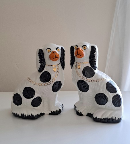 Vintage pair ceramic - pair,