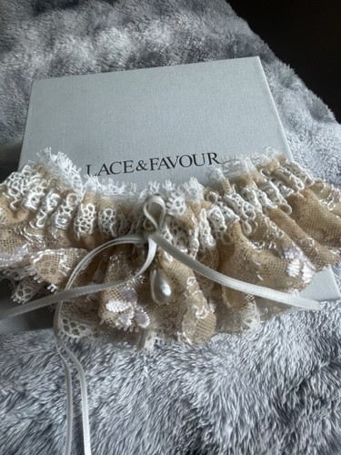 Boxed lace favour - lace, &