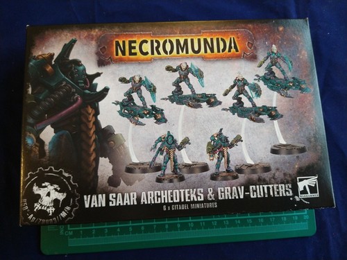 Necromunda van saar - van,