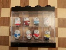LEGO 2017 Minifigure 8 Compartment Black Display Case + 8 Football Figures