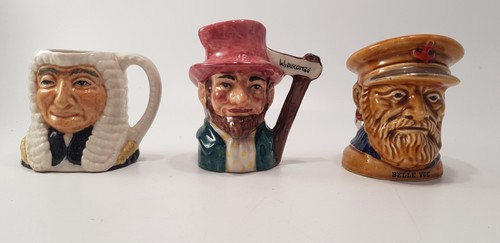 Set small toby jugs - set,