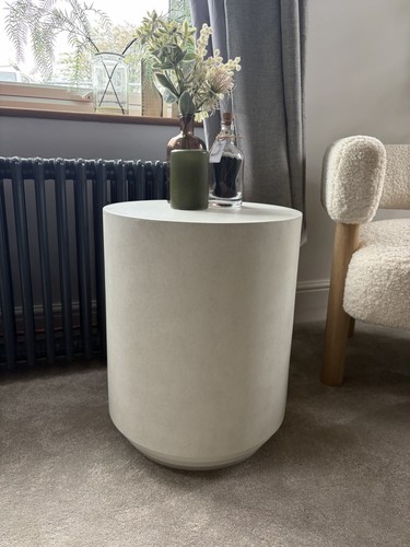 Concrete effect round wooden