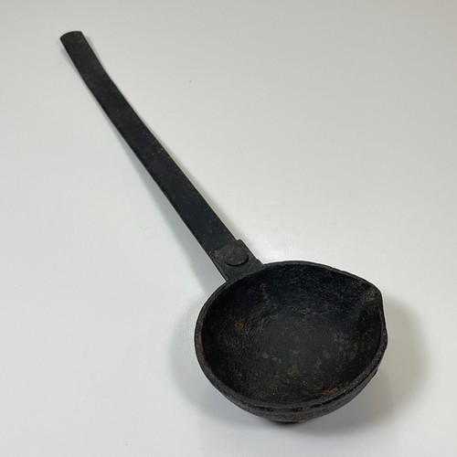 Vintage cast iron lead - lead, pouring