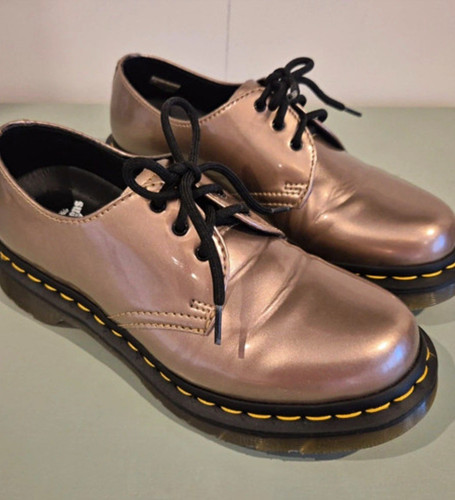 Martens women size 5 - dr.,