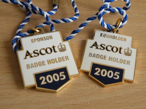 Pair 2005 ascot - ascot, badges