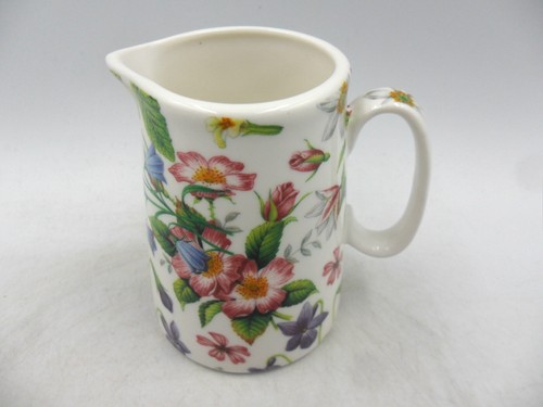 Cream jug pretty - jug, dog
