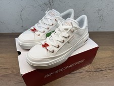 Sketchers Women’s White