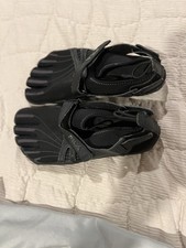 Fila Skeletoes 5PK001EX-001 Women’s Size 7 Black