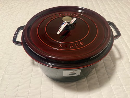 Staub cast iron qt - staub, 13.25