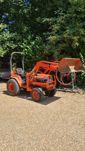 Kubota b2400 compact tractor - b2400,