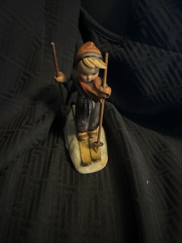 Hummel skier - hummel, skier"