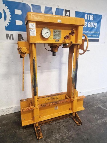 Laycock ton hydraulic press - hydraulic,