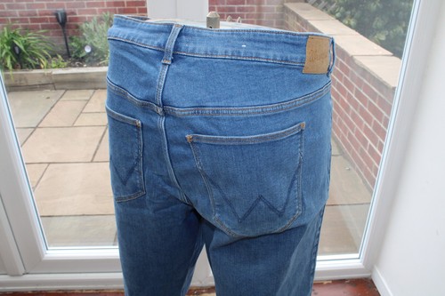 Ladies 38r wrangler stretch - 38r,