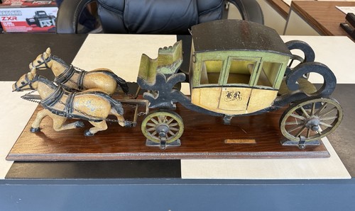 Vintage wooden stagecoach - vintage, er