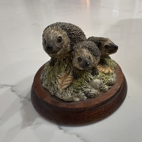 Border fine arts mrs hedgehog - mrs,