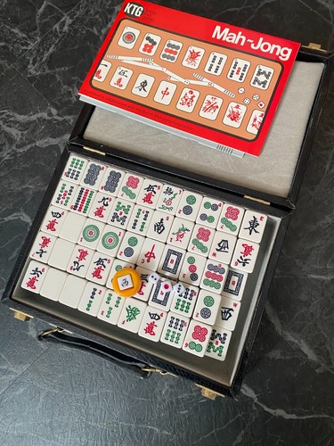 Vintage cased 147 - cased,