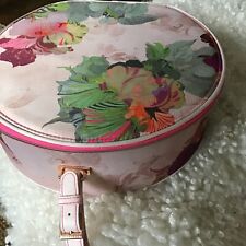 Ted Baker Gift Set Brand New large Make Up Travel Bag And Creams New