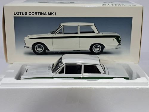 Autoart lotus cortina - 1:18,
