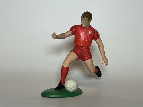 Kevin ratcliffe wales 1989 - kevin,
