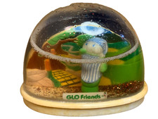 GLO Friends snow or glitter