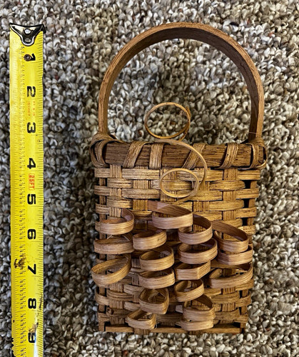 Small brown wicker decorative - small,