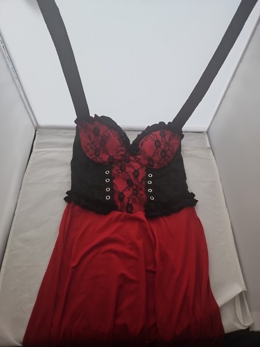 Deluxe womens little red - deluxe,