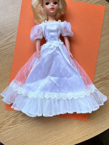 Vintage 1970s sindy doll - 🧡,