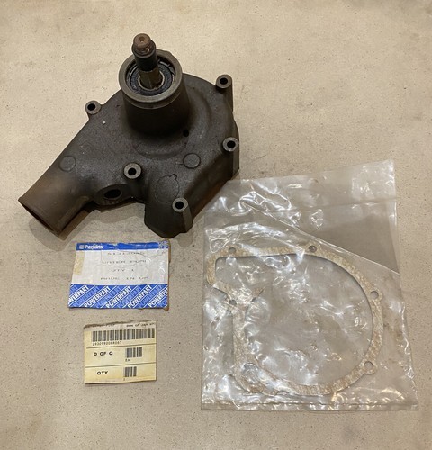 Perkins water pump - , 41313045